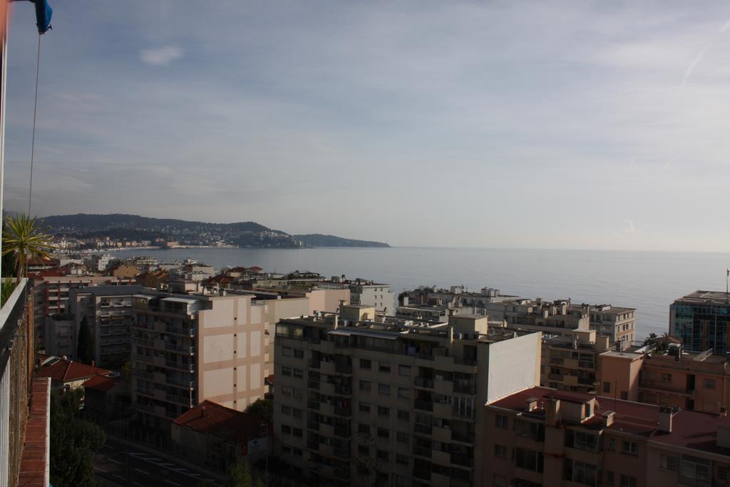 Апартаменти Le Baie Des Anges Ніцца Номер фото